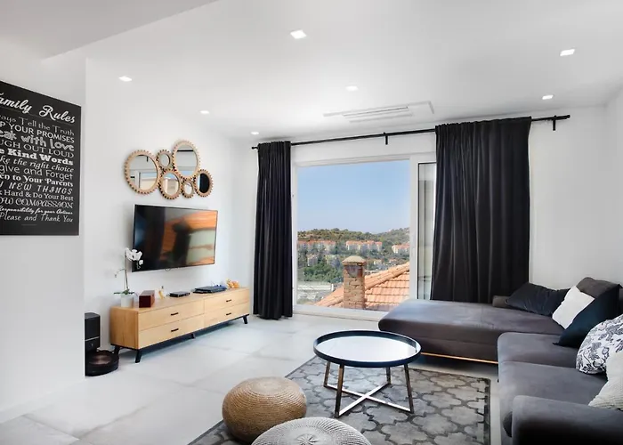 Apartment Eni