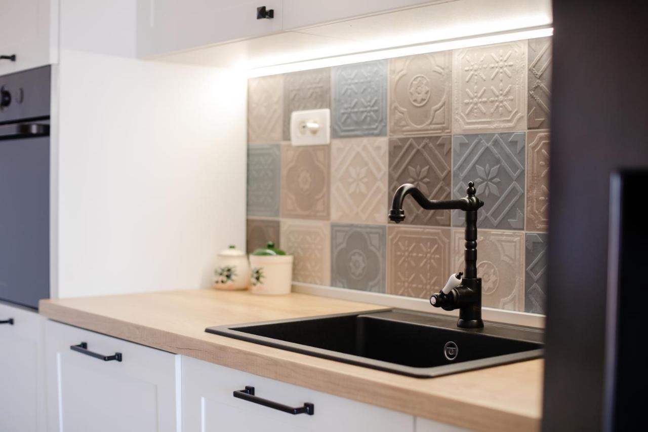 Eni Apartment *